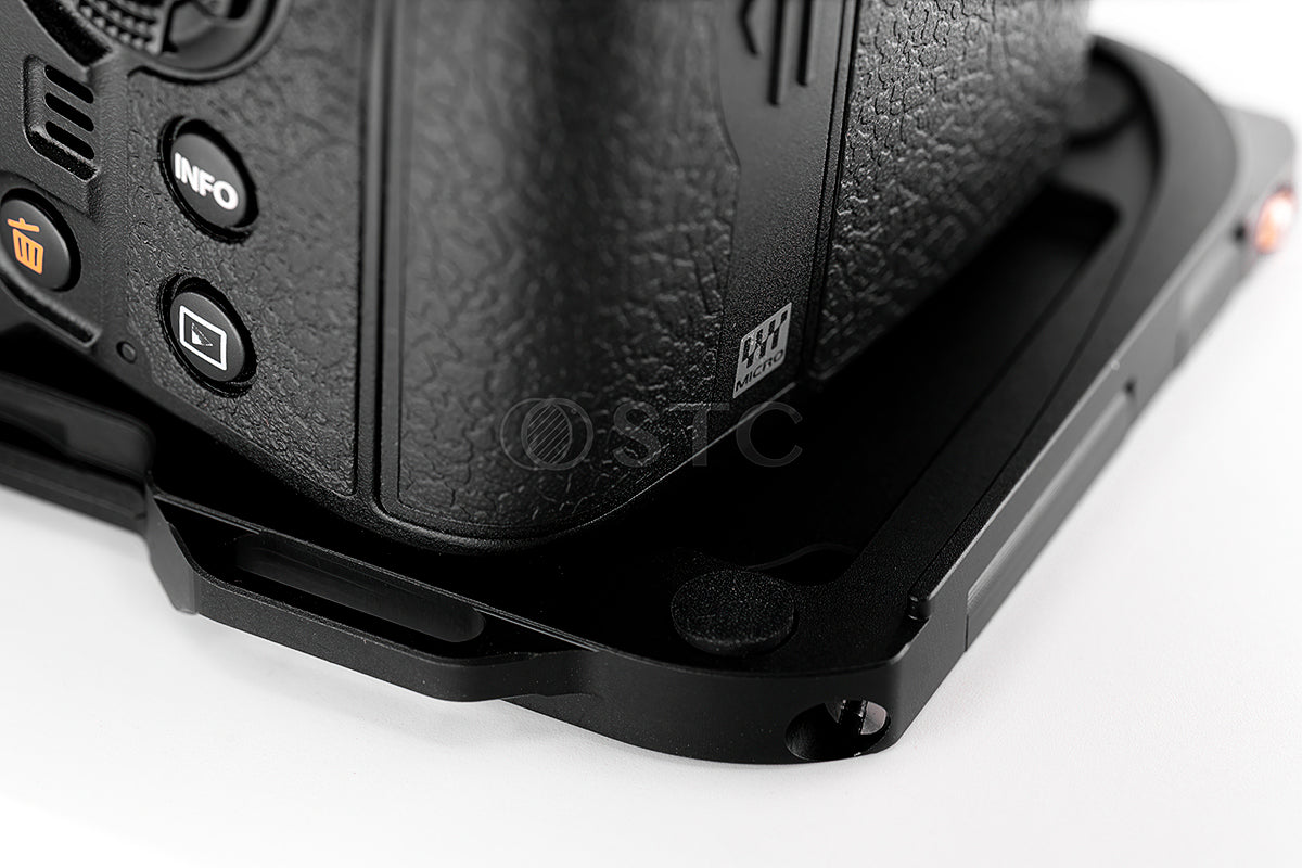 Folding Grip for Olympus OM SYSTEM OM-1 - STC Optics